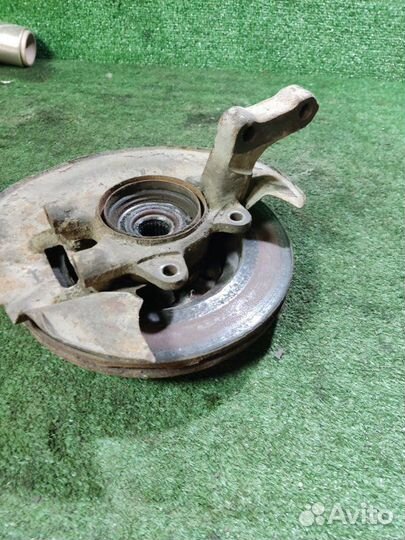 Кулак поворотный передний левый LADA Kalina