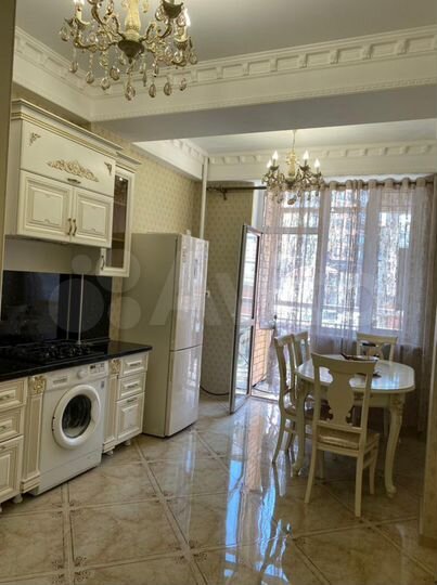 2-к. квартира, 60 м², 2/15 эт.