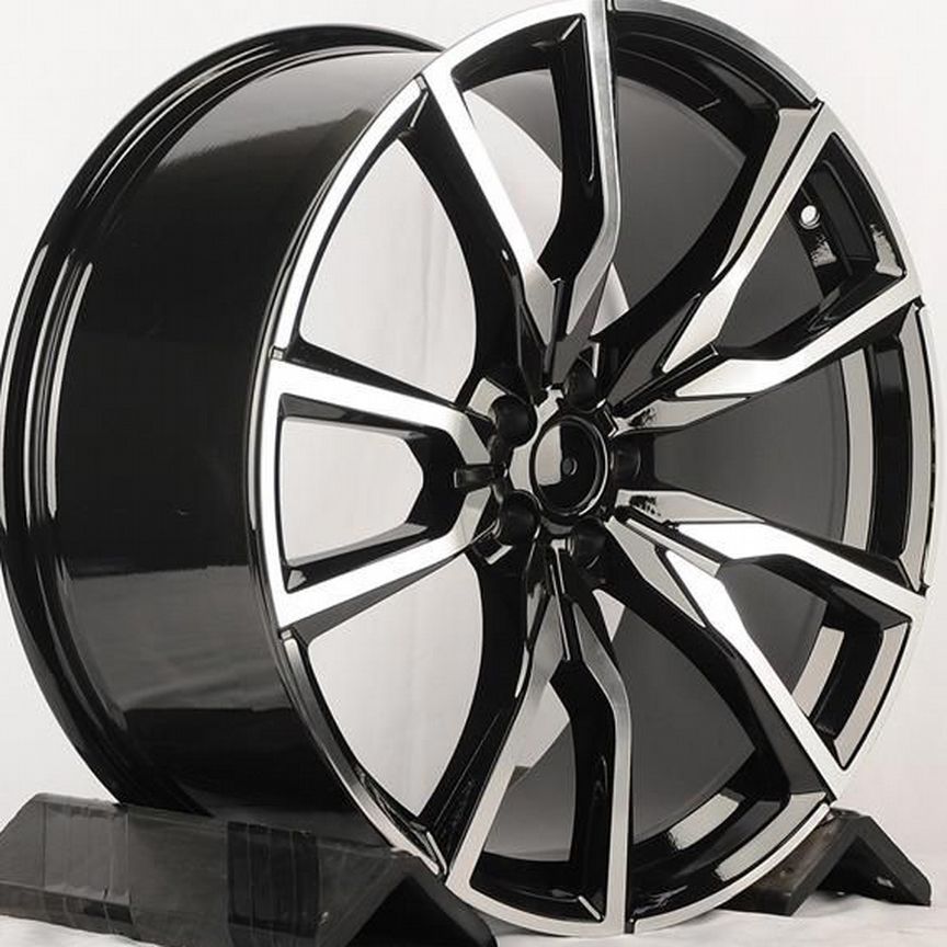 IWheel IV-152 : 10,5x22 5*112 Et:43 Dia:66,6 BMF