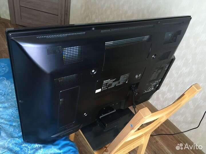 Продам телевизор Panasonic TX-PR42UT30