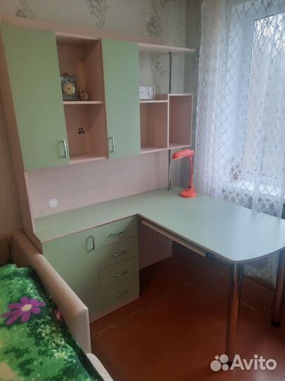 Детский стол-уголок с ящиками