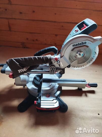 Пила торцовочная KGS 216M Metabo