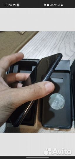 Телефон Samsung galaxy s10e