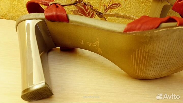 Босоножки на каблуке красные 39