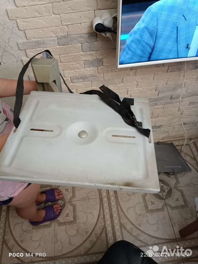 Дежатель для телевизора настенная