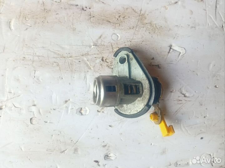 Личинка замка крышки багажника Hyundai Accent 2