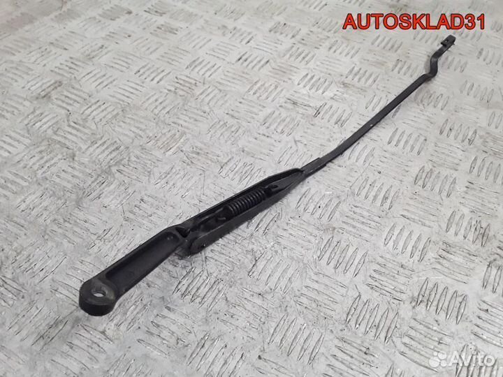Поводок стеклоочистителя правый Opel Vectra B