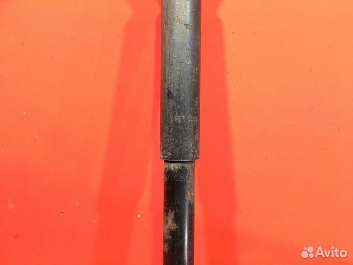 Амортизатор задний Nissan Note E11 хетчбэк CR14DE