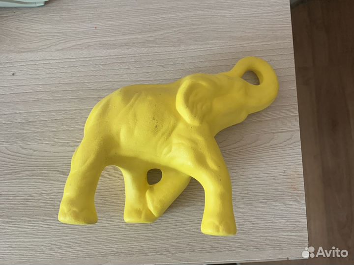 Фарфоровый слон