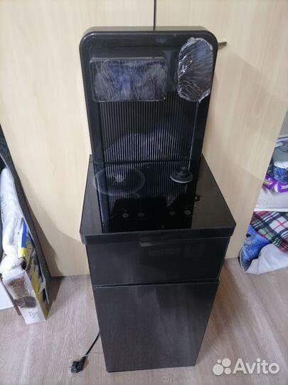 Кулер для воды напольный YH38