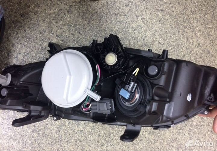 Фара передняя правая Subaru Legacy, Outback с 2007