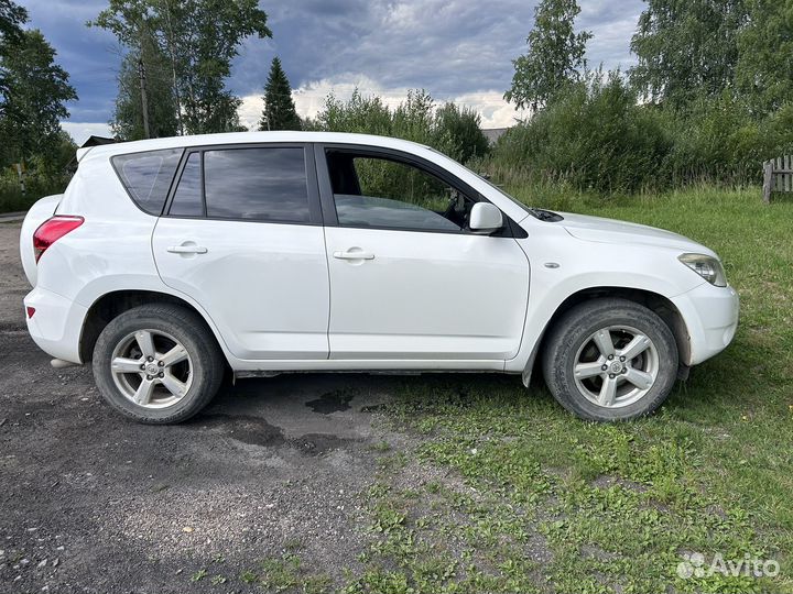 Toyota RAV4 2.0 AT, 2006, 217 000 км