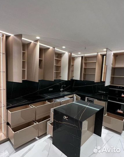 Кухня угловая. Кухонный ганитур. Кухни