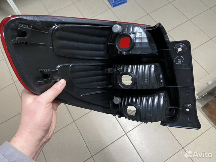 Фонарь в сборе Suzuki Sx-4(35650-80JA0)