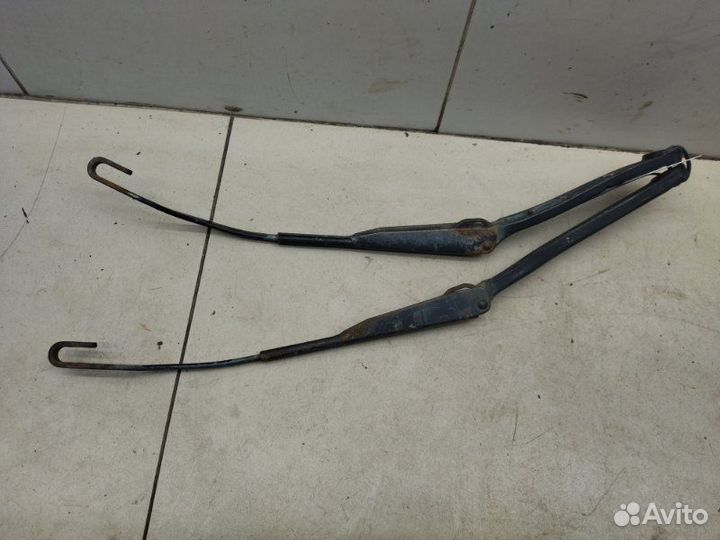 Поводок дворника передний Saab 9-5 седан B235