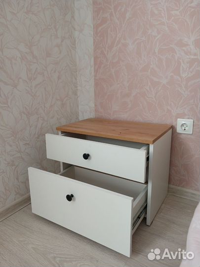 Тумбочка прикроватная