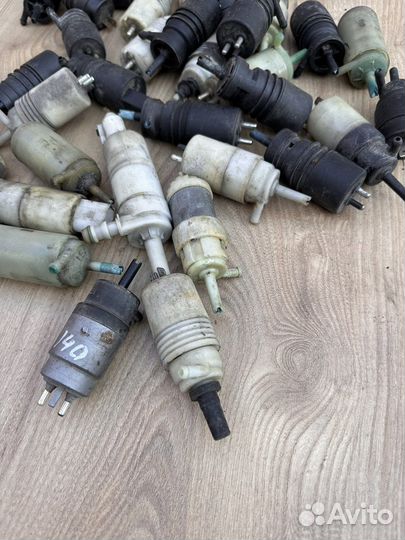 Насос стеклоочистителя w124 w140 w210 w126