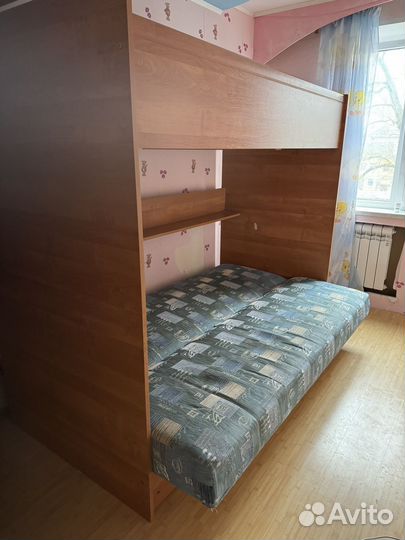 Двухъярусная кровать с диваном
