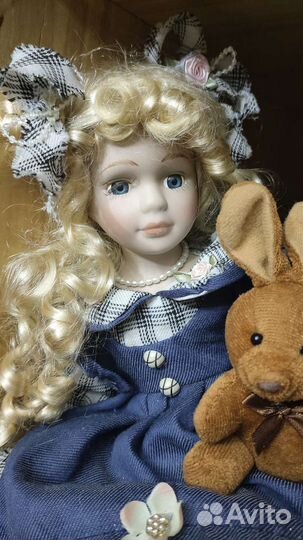 Кукла фарфоровая коллекционная