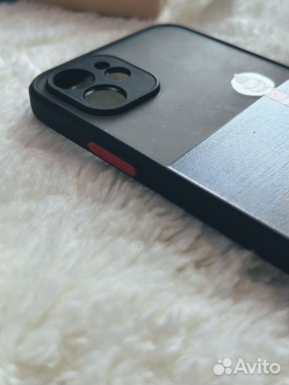 Чехлы на iPhone 12