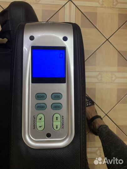 Массажное кресло с купюроприемником