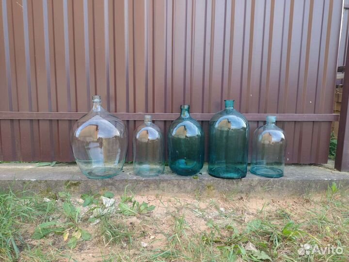 Бутыли стеклянные разного объёма