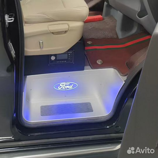 Накладки на пороги с подсветкой Ford Tourneo Custo