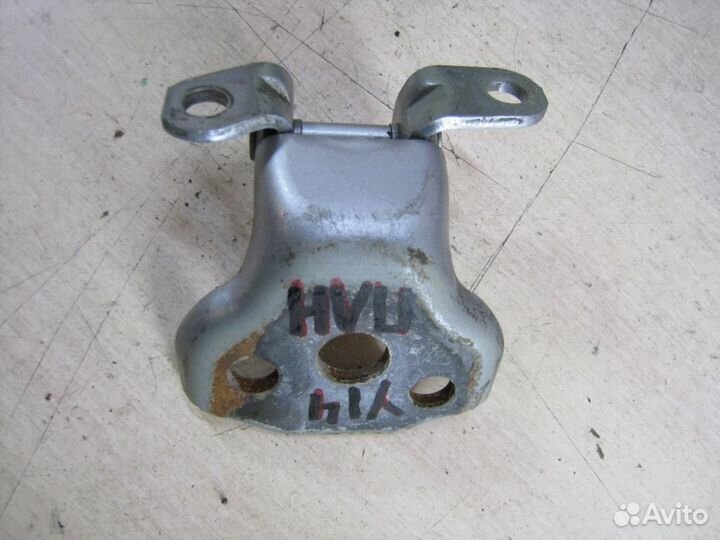 Петля двери передней левой нижняя Subaru Forester