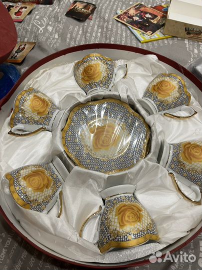 Фарфоровый чайный сервиз