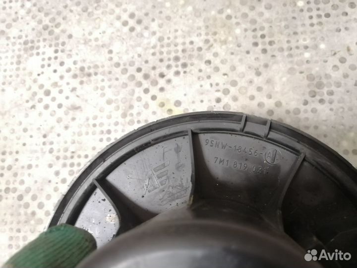 Моторчик отопителя для VW Sharan