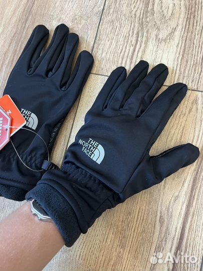 Перчатки the north face