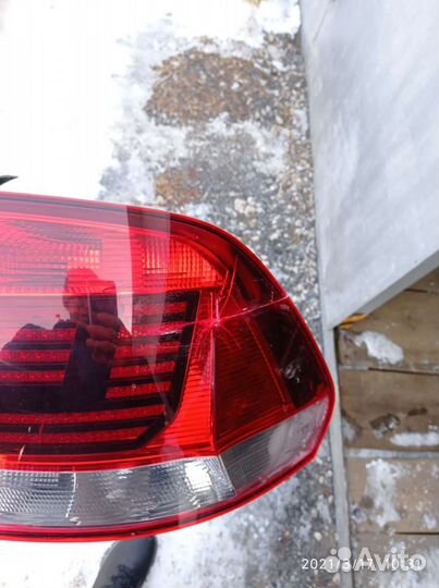 Задний правый фонарь volkswagen polo