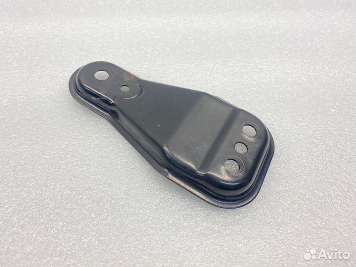 Кронштейн Volkswagen Polo седан 1.6 2014