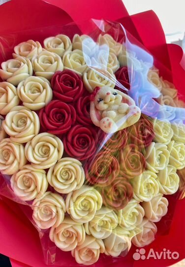 Цветы, шоколад для воспитателя и учителя