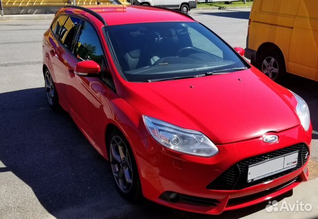 Ford Focus 2014 красный St