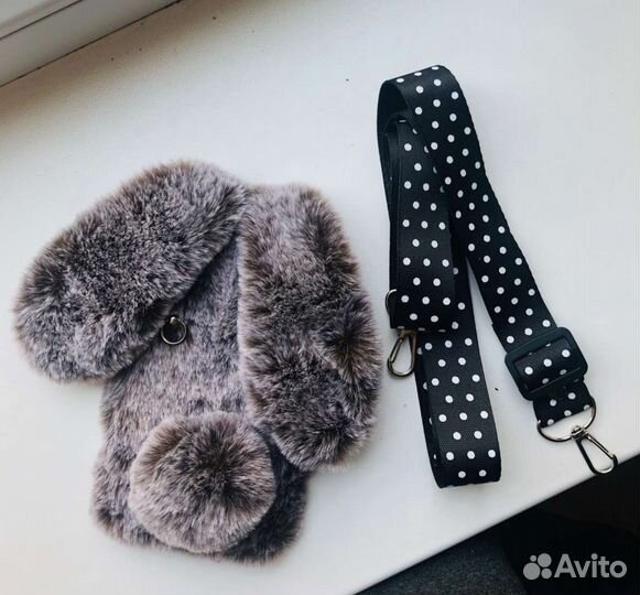 Роскошный пушистый меховой чехол на iPhone