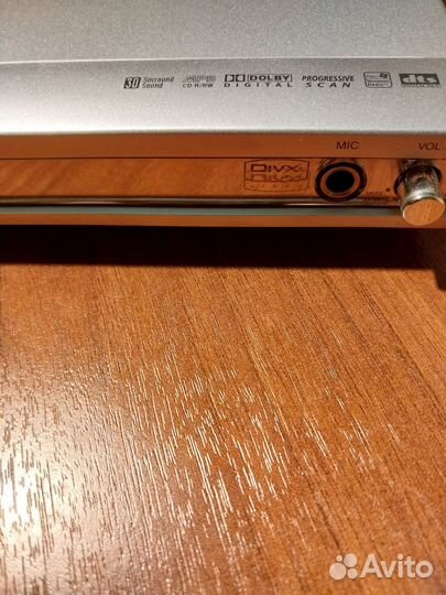 DVD плеер LG dke575xb