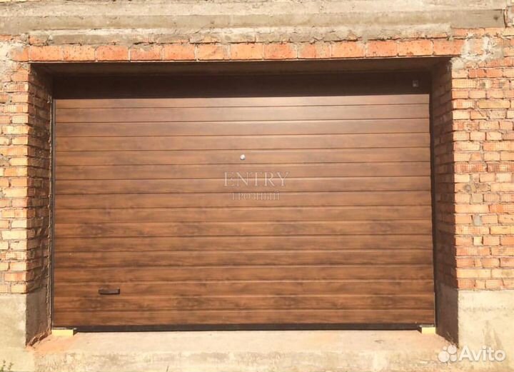 Ворота гаражные секционные