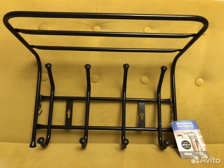 Вешалка на 4 крючка. Настенная вешалка