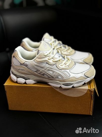 Кроссовки Asics