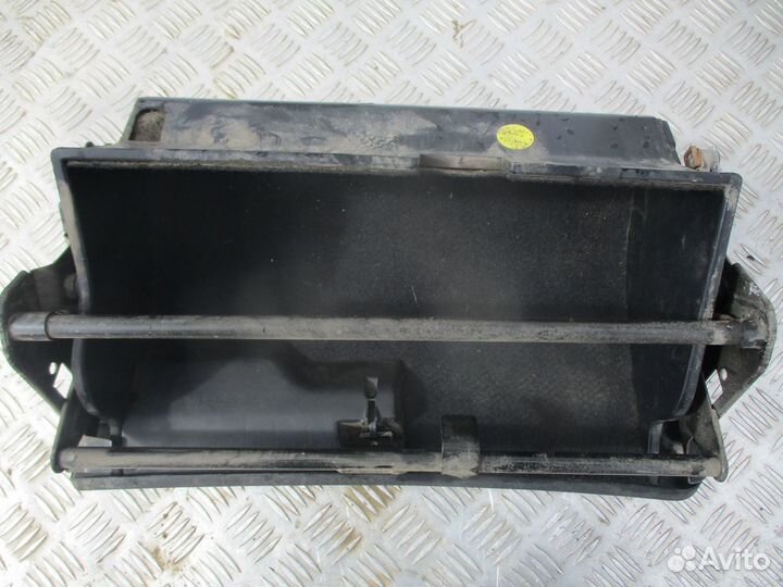 Бардачок Ауди 100 С4