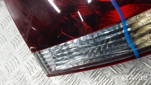 Фонарь задний правый volkswagen touareg 7L (EEA10M