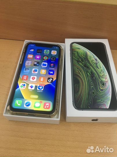 iPhone Xs, 64 ГБ