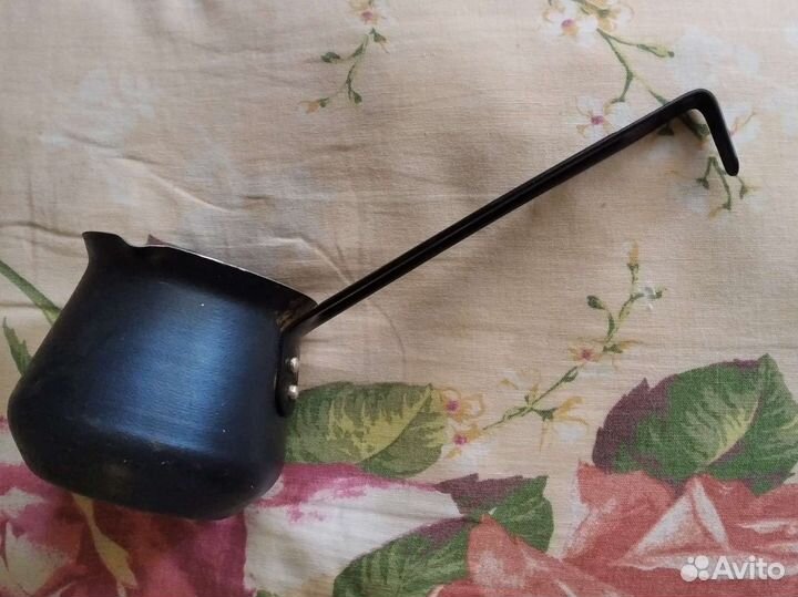 Турка для кофе и чугунная сковорода