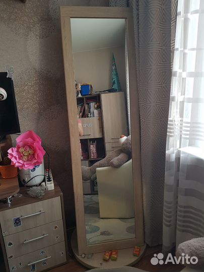 Зеркало напольное