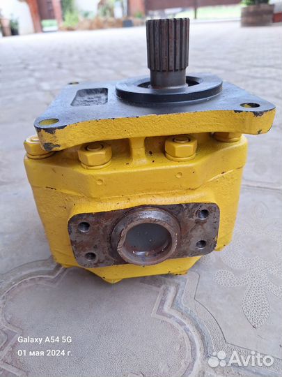 Насос трансмиссии 07438-72202 Komatsu D355A
