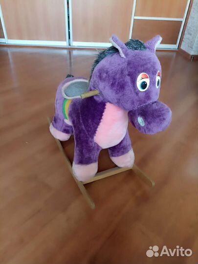 Детская качалка лошадь