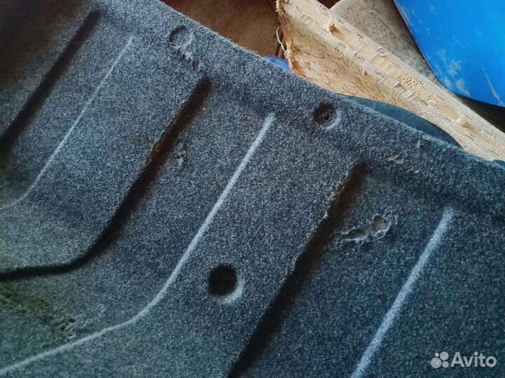 Обшивка крышки богажника Лансер 9