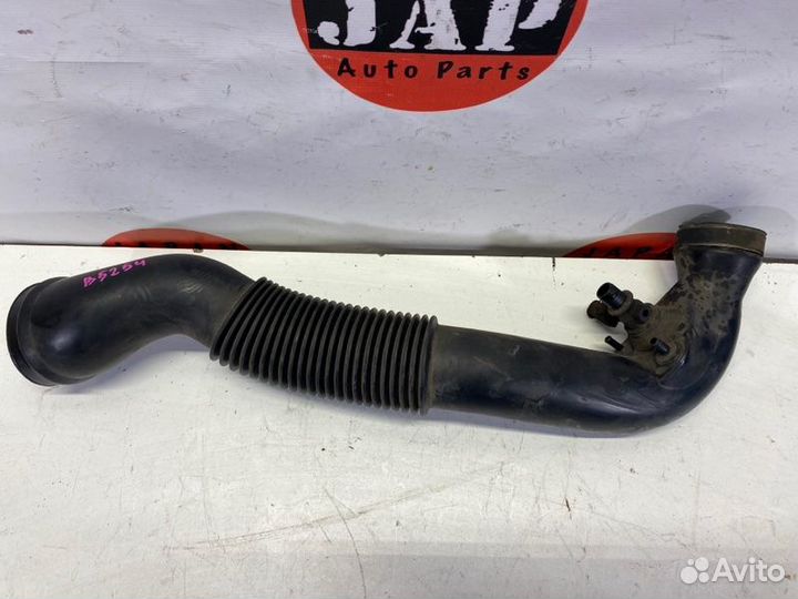 Патрубок воздушного фильтра Volvo Xc90 C 2.5T