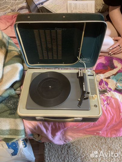 Пластинкопроигрыватель